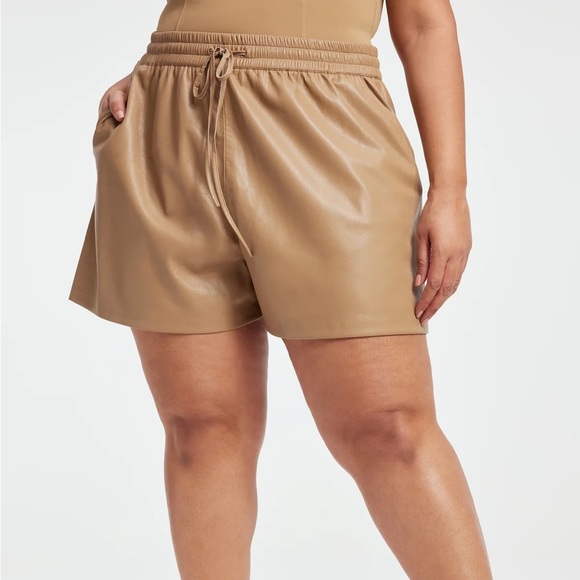 Good American Better Than Leather Shorts - Picture 1 of 11